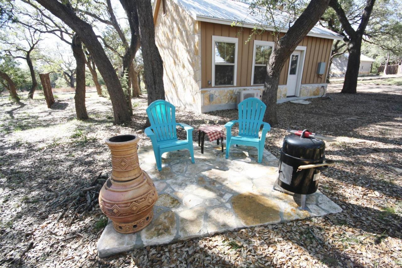 Cabins At Flite Acres-Desert Willow ウィンバリー エクステリア 写真